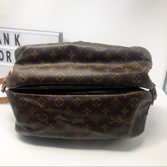 SoldLouis Vuitton saumur 35 monogram crossbody bag - Picture 5 of 8